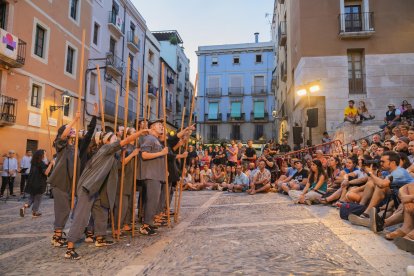 Imatge d’una representació del Ball Parlat de la Sebastiana del Castillo a la plaça de les Cols.