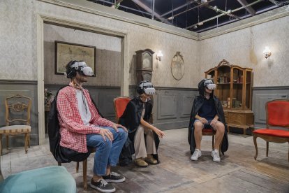 ‘Hysterya in Boothill’, la nova atracció de PortAventura, mescla els decorats físics amb efectes virtuals.