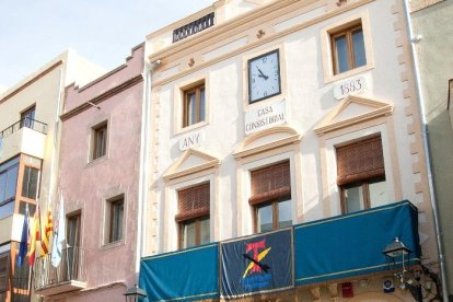 Imatge de la façana de l'Ajuntament de la Canonja.