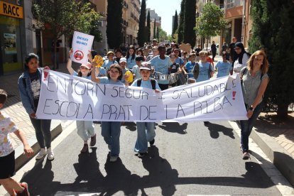 Fotografia d’arxiu de la manifestació de les famílies de l’Escola Prat de la Riba el passat mes de maig.