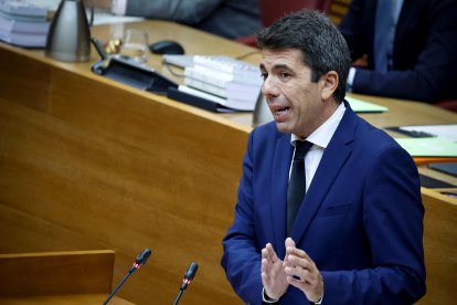 El president de la Generalitat Valenciana, Carlos Mazón, compareix a les Corts Valencianes