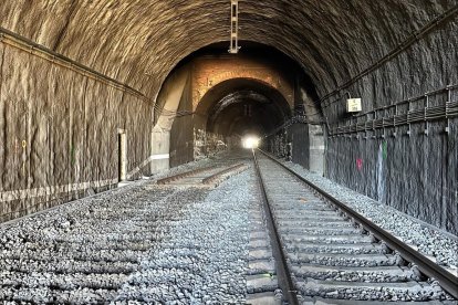 Obres al túnel de Roda de Berà.