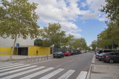 Fotografia del carrer Jaume Vidal i Alcover, punt on haurien de coincidir l’estació de busos i el tramvia i que connectarà amb l’estació de tren