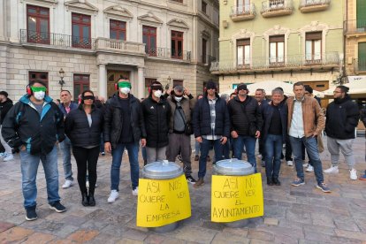 Fotografia d’arxiu d’una de les concentracions que va convocar el comitè d’empresa de Reus Net a la plaça del Mercadal per reclamar millors condicions laborals.