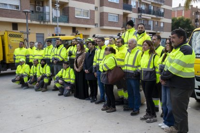 Fotografia de l’acte de presentació de la nova Brigada d’Intervenció Ràpida a la plaça Teresa Miquel i Pàmies que ja està operativa.