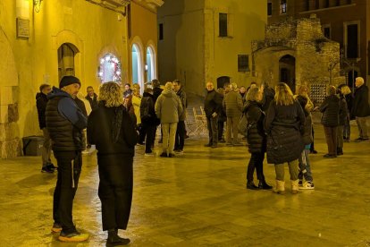 Veïns d’Altafulla protestant al ple del dilluns.