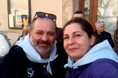 Imatge dels dos regidors de Vila-seca en Comú, Núria Miret i Francesc Benaigues.