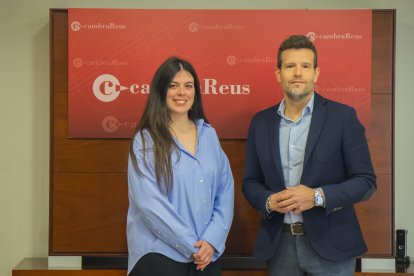 La tècnica de transició energètica de la Cambra de Comerç de Reus, Ivette Moriën, i el secretari general, Jaume Llosas.