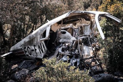 Imagen de la avioneta estrellada en la Serra de Llaberia.
