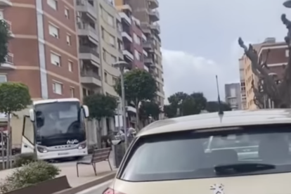 Imagen del momento en el que el conductor ha perdido la puerta.