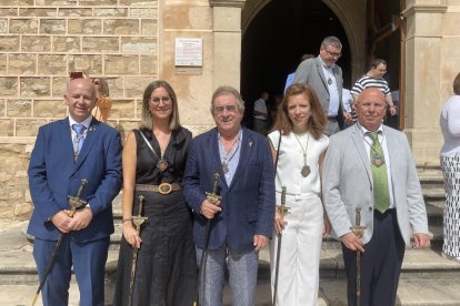 Núria Besora, la segona començant per l'esquerra, al costat de l'exalcalde Josep Andreu.
