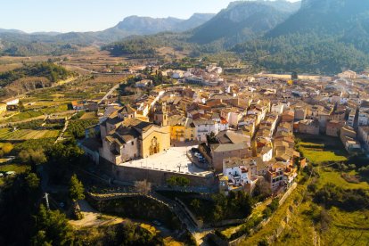Vista aérea del municipio de Tivissa.