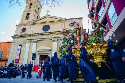 El misteri de La Flagel·lació, de la R. i V. Congregació de la Puríssima Sang, durant la Processó del Dolor.