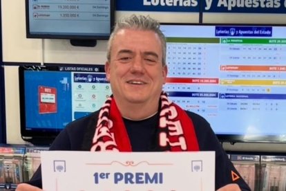 Imatge del propietari de l'estanc de Reus que ha repartit diners.