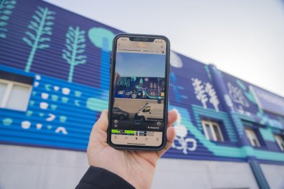 Fotografia del mural amb realitat augmentada del Redessa Viver.