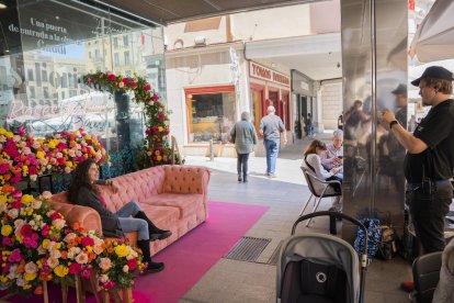Fotografia de l’espai ‘Relaxa en rosa’ que es va instal·lar al Gaudí Centre durant el Festival Roses de Reus
