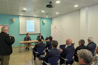 Oliver Klein durant la jornada de promoció d’habitatge.