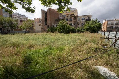Fotografia de l’estat actual dels terrenys amb què s’està treballant, enclavats entre els carrers de la Riba, de Josep Irla, de Cels Gomis i Mestres i del Camí de Valls.