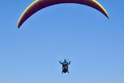 Imatge d'arxiu d'un parapent.