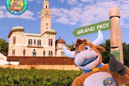 Fotografia de la imatge del Grand Prix del Verano amb la Giralda de l'Arboç al fons.