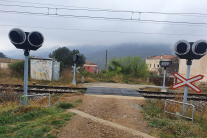 Imatge del pas a nivell que es renovarà a Valls.