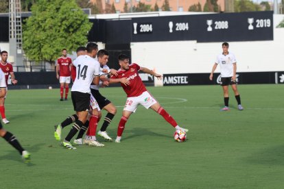 Jaume Jardí durant un amistós contra el Valencia Mestalla d'ara fa dues temporades.