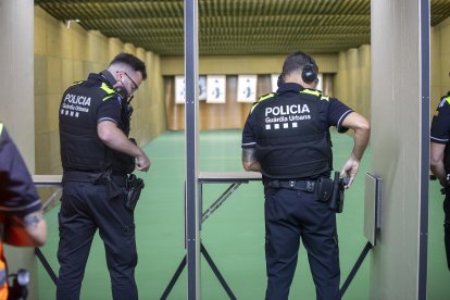 La galeria de tir està situada al soterrani de la comissaria de la Guàrdia Urbana.