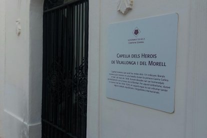 Cartell de la capella dels herois de Vilallonga i del Morell.