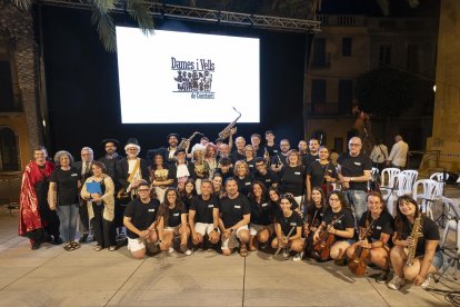 Integrants del grup de Dames i Vells.