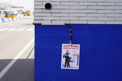 Imatge del punt d'hidratació al Moll de Castella.