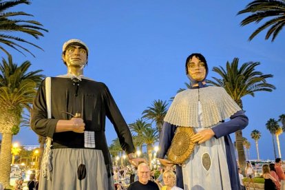 Imatge dels Gegants Pescadors de Salou, Ramón i Maria del Mar.