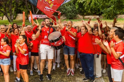 L'afició i membres del CV Sant Pere i Sant Pau en el vídeo promocional de la campanya de socis.