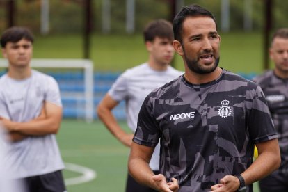 Dani Vidal durant el primer entrenament amb l'Avilés.