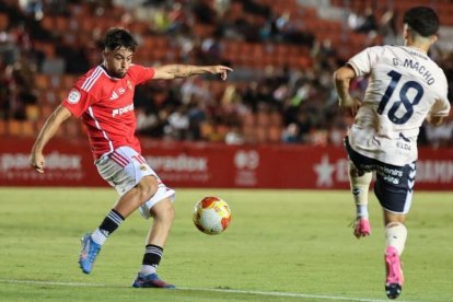 Jaume Jardí durant el duel contra l'Eldense.