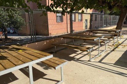 Les noves taules instal·lades al pati de l’Escola Torreforta durant aquest estiu, una de les millores emmarcades dins el pla d’actualització del Consell Comarcal del Tarragonès