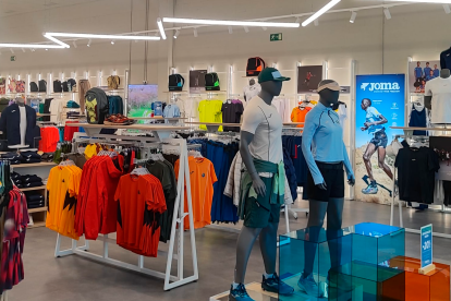 Imagen de archivo de una tienda Joma.