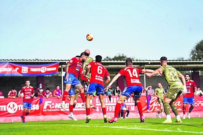 Imatge del partit entre el Tarazona i el Real Murcia.
