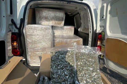 Imatge de la furgoneta que transportava 120 quilos de marihuana.