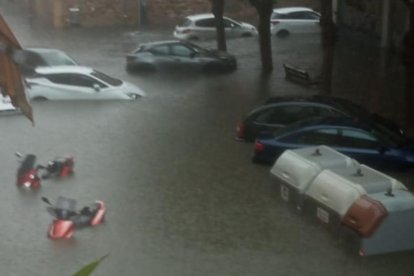 La cruïlla entre els carrers Castaños i Smith, inundada pels aiguats de Santa Tecla del 2022.