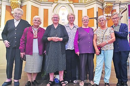 D’esquerra a dreta: Josepa Espasa, Victòria Riera, Carmen Gil, Montserrat Marimón (superiora), Teresa Carner, Estrella Ramos i Dolors Yepes.