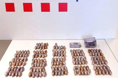 Imatge de les càpsules d'haixix intervingudes.