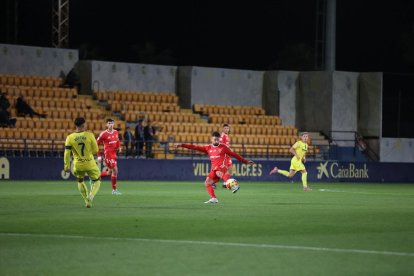 Moi Delgado durant el darrer duel contra el Villarreal B.