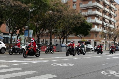 Imatge de la 'Papanoelada Motera' de Tarragona d'aquest 2025