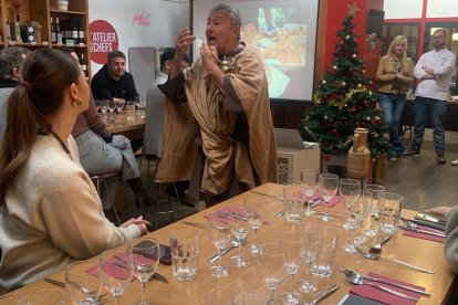Els convidats van poder fer un viatge al passat de l’antiga Tàrraco de la mà de Sthenelus, un comerciant de vi romà de Tàrraco