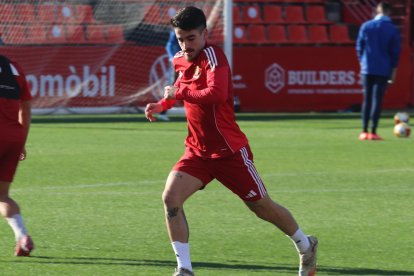 Aitor Gelardo durant l'entrenament d'avui del Nàstic.