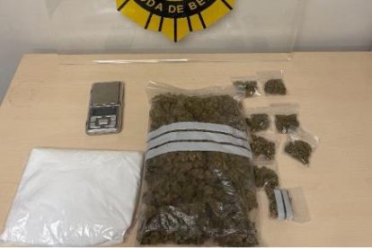 L'actuació policial va permetre localitzar substàncies amagades en diversos trasters.