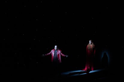 Clay Hilley i Lise Davidsen, Tristany i Isolda al segon acte, declarant-se l’amor en una escena que hauria d’haver encès l’escenari i que va quedar sorprenentment anestesiada.