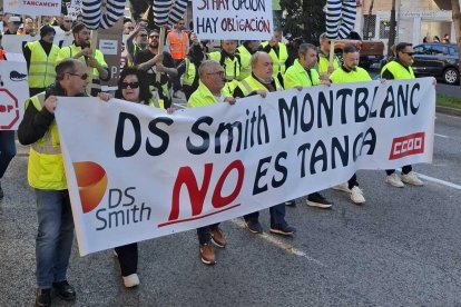 manifestació international paper