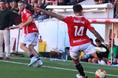 Imatge del duel entre el Nàstic i l'Antequera.