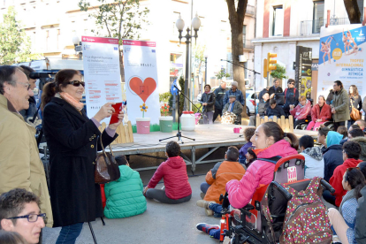 Tarragona celebra aquest divendres 2 de desembre el Dia Internacional de les persones amb discapacitat amb diversos actes a la Rambla Nova. S'ha llegit un manifest commemoratiu dels 10 anys de la convenció dels drets.